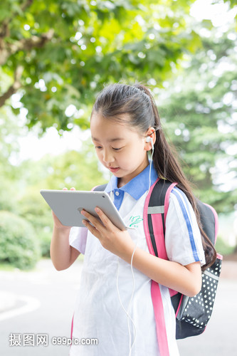 移動課堂 平板電腦如何助力小學生的邊走邊學